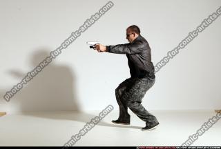 smax-streetfighter-dual-guns-pose1