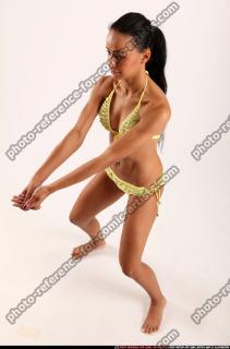 katerinerine-bikini-voleyball-pose1