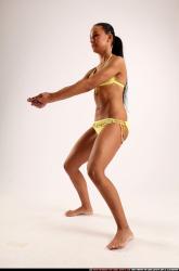 katerinerine-bikini-voleyball-pose1