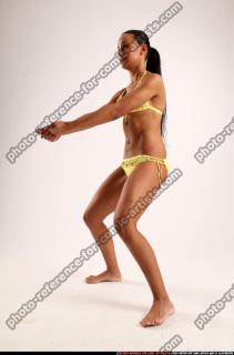 katerinerine-bikini-voleyball-pose1