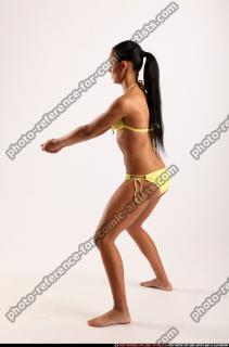 katerinerine-bikini-voleyball-pose1