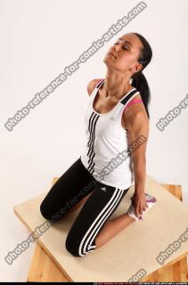 2014 11 KATERINE YOGA POSE3 03 A