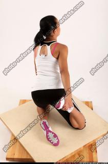 2014 11 KATERINE YOGA POSE4 05 A