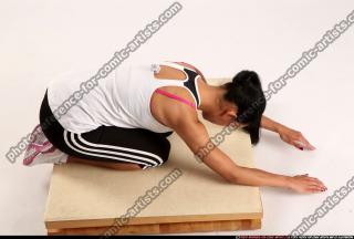 2014 12 KATERINE YOGA POSE5 00 A