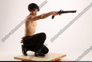 2015 02 KEIJI KNEELING AIMING FLINTLOCK 07 B