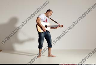smax-streetfighter-playing-guitar