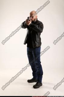 2015 04 ROSS PISTOL POSE2 00