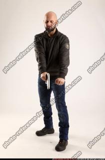 2015 06 ROSS PISTOL POSE5 01