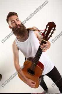 oscar-playing-guitar