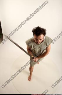 2016 04 WOLFF MEDIEVAL SWORD POSE2 00 A