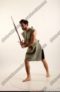 2016 04 WOLFF MEDIEVAL SWORD POSE2 01 B