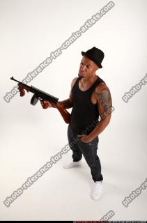 2016 07 RON TOMMYGUN POSE5 01 A