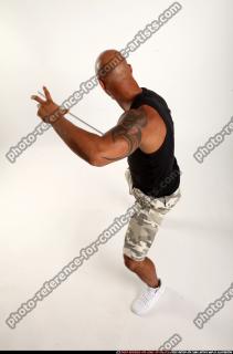 2016 09 RON KATANA POSE4 04 A