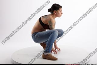 billie-kneeling-spider-pose
