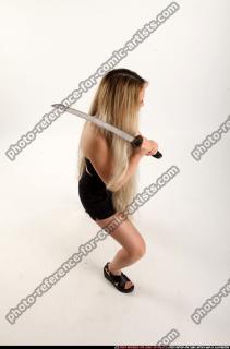 2016 11 KAYA KATANA POSE4 06 A