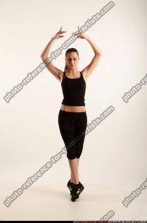 2016 12 PATRICIA BALLET POSE2 00 B