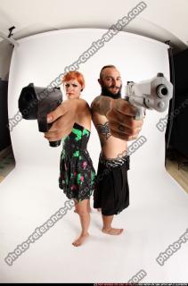 couple5-pistols-pose1-aiming