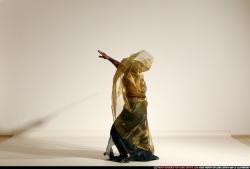 smax-eduardo-fantasy-shawl-sword-pose1-slash