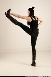 claudia-stretch-pose1-leg