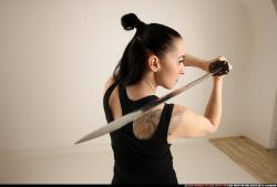 claudia-katana-defend-pose