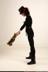 victoria-steampunk-blaster-rifle-aiming-pose3