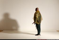 smax-eduardo-shawl-spell-pose1