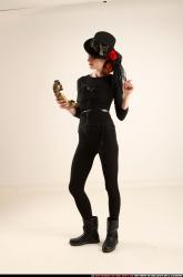 victoria-steampunk-phone-pose1