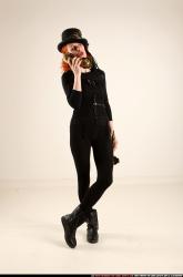 victoria-steampunk-phone-pose2