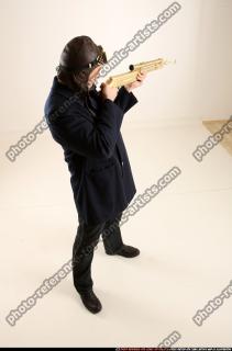 jerry-steampunk-rifle-aiming