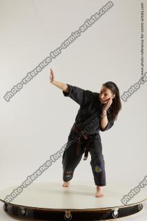fighting young woman in kimono 01b