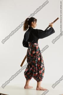 japanese woman in kimono with sword saori 14b