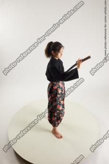 japanese woman in kimono with sword saori 16a