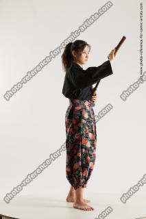 japanese woman in kimono with sword saori 16b