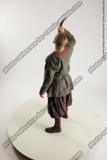 medieval man drinking from horn sigvid 05a
