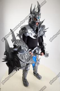 Yelvik_Cosplay_Lich_King_Fighting_Pose_With_Mace