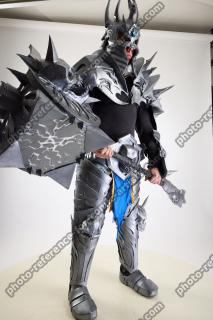 Yelvik_Cosplay_Lich_King_Fighting_Pose_With_Mace