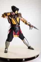 Yelvik_Cosplay_Scorpion_Fighting_Pose_Dagger