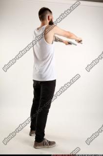 OSCAR DUAL PISTOLS POSE1 05 C