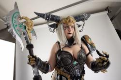 Cori Cosplay Sindragossa Pose With Axe
